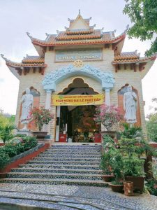 Chùa Hộ Pháp rực rỡ trong nắng xuân 2026