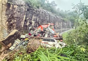 Đèo Khánh Lê đang bị sạt lở